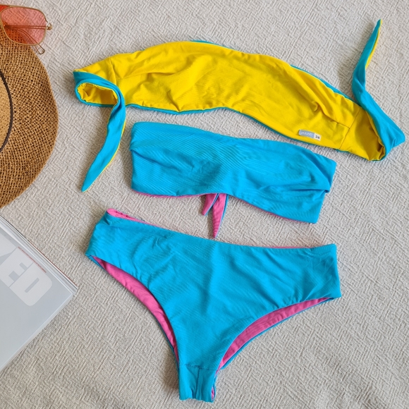 She strapless bikini blue, pink & yellow, reversible size 8 Y2K vibes - Picture 3 of 12